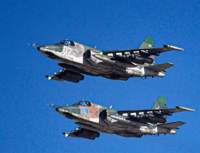 Tbilisidə "Su-25" hücum təyyarəsi işıq dirəyinə dəyib