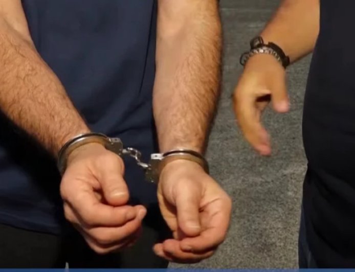 Qutaisidə evə basqın edərək qadına hücum edən keçmiş məhkum tutuldu