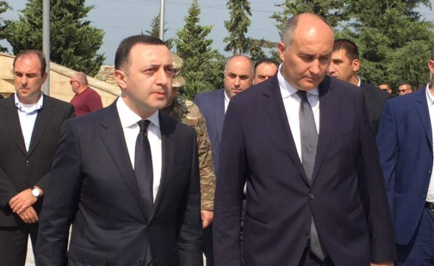 Ex-nazir Burçuladze ordu satınalmalarındakı 1.5 milyonluq rüşvətin yarısını Qaribaşviliyə verib