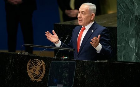 Netanyahu danışanda zalı tərk etdilər - Video