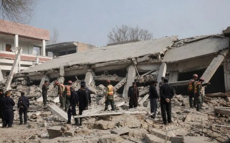 Pakistanda məktəb damının uçması nəticəsində həlak olanların sayı artıb